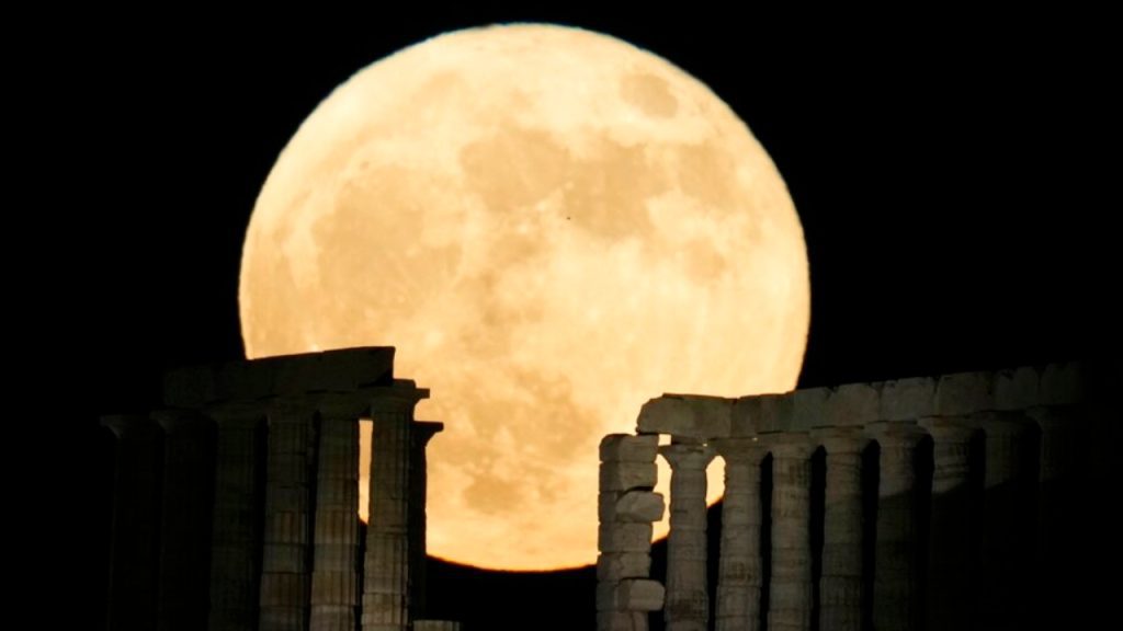 The last supermoon of the year will occur on August 11, 2022