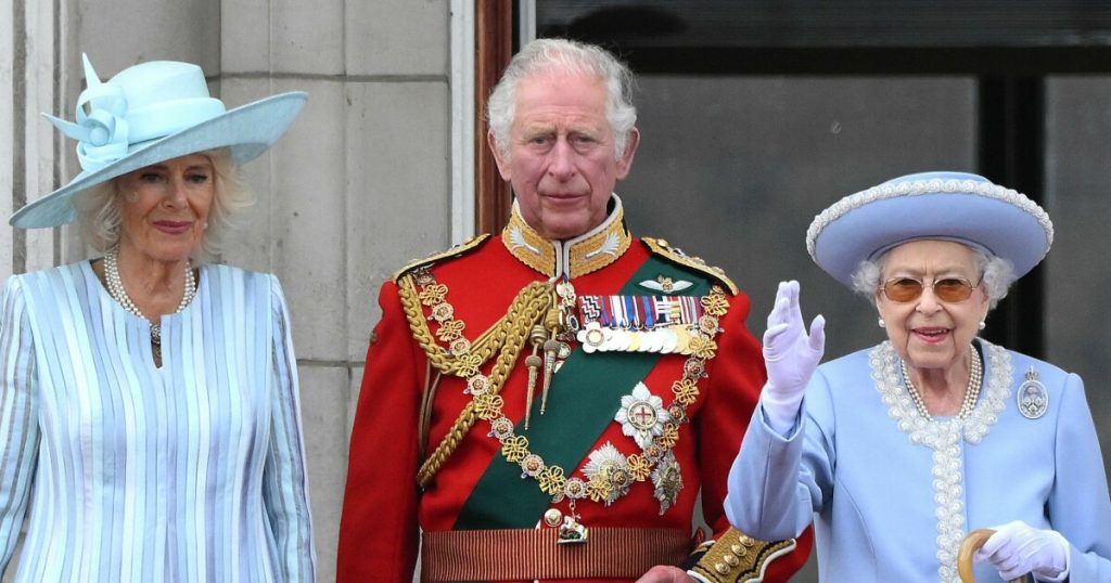 British royal family accused of theft