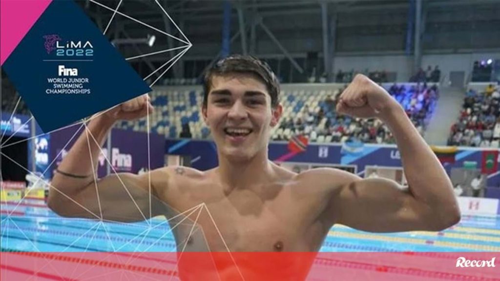 Diogo Ribeiro became the junior world champion and set a record in the 50m butterfly - swimming