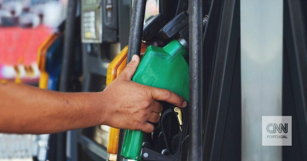 Need to fill up the fuel?  Wait a few days.  See why (and how much)