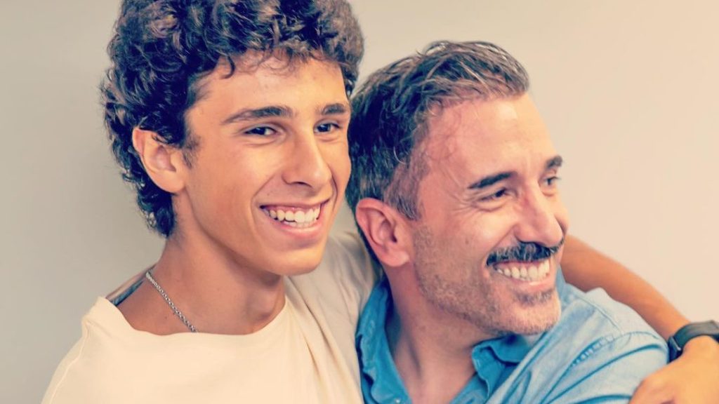 Marco Horacio shows an interaction between his two sons and declares himself: "My legacy to the world"