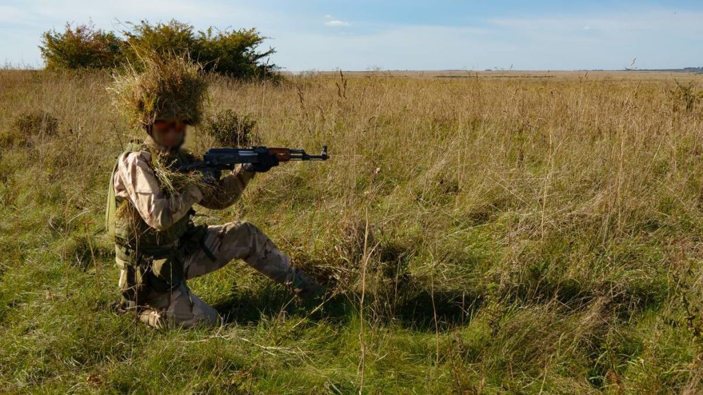 Norwegian Soldiers Training Ukrainian Recruits in Great Britain - NRK Urix - Foreign News & Documentaries