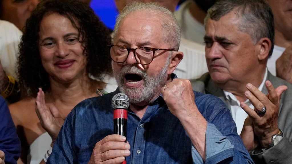 Valgvinner Lula da Silva i Brasil holdt søndag kveld sin første tale etter at det ble klart at han skal bli landets neste president.