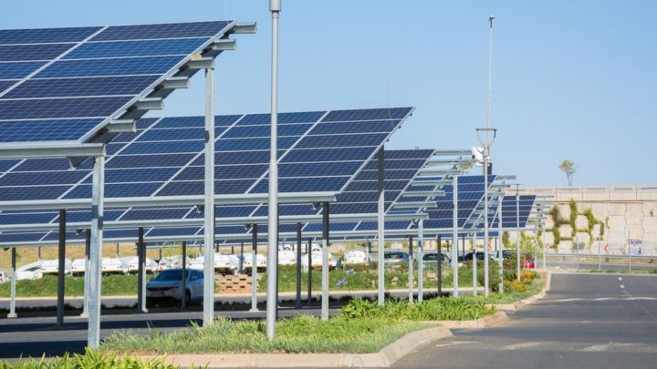 France: Parking lots must be covered with solar panels