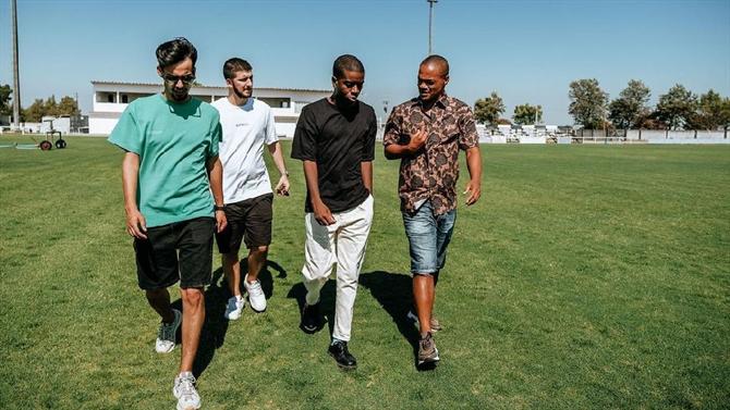 Ball - Edinho shakes Congeto, Villa Athletic Club project mentor (Football)