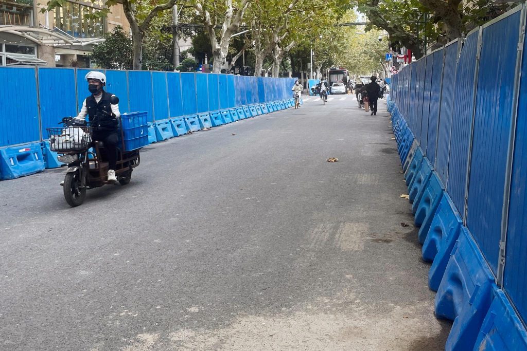 Barricades were erected in Shanghai after the demonstrations