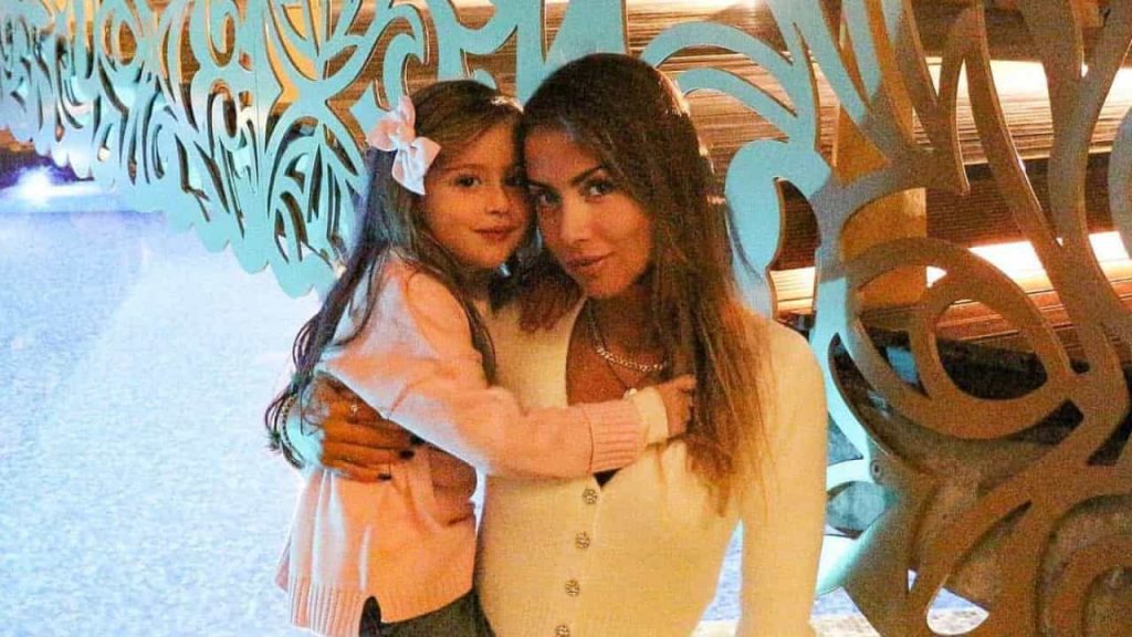 With her sick daughter, Laura Figueiredo says 'Halloween was different'