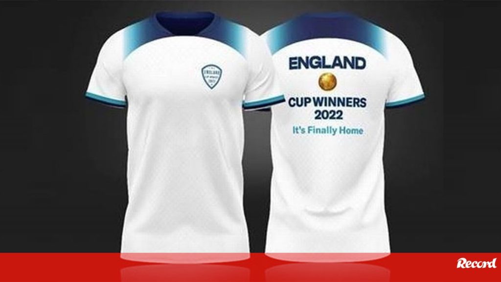 An English businessman made 18,000 shirts to celebrate the world title: now he doesn't know what to do with them - England